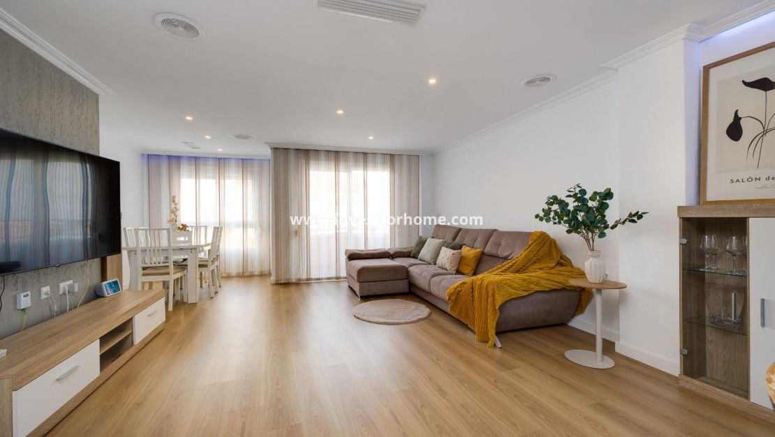 Verkoop - Appartement - Torrevieja - Centro