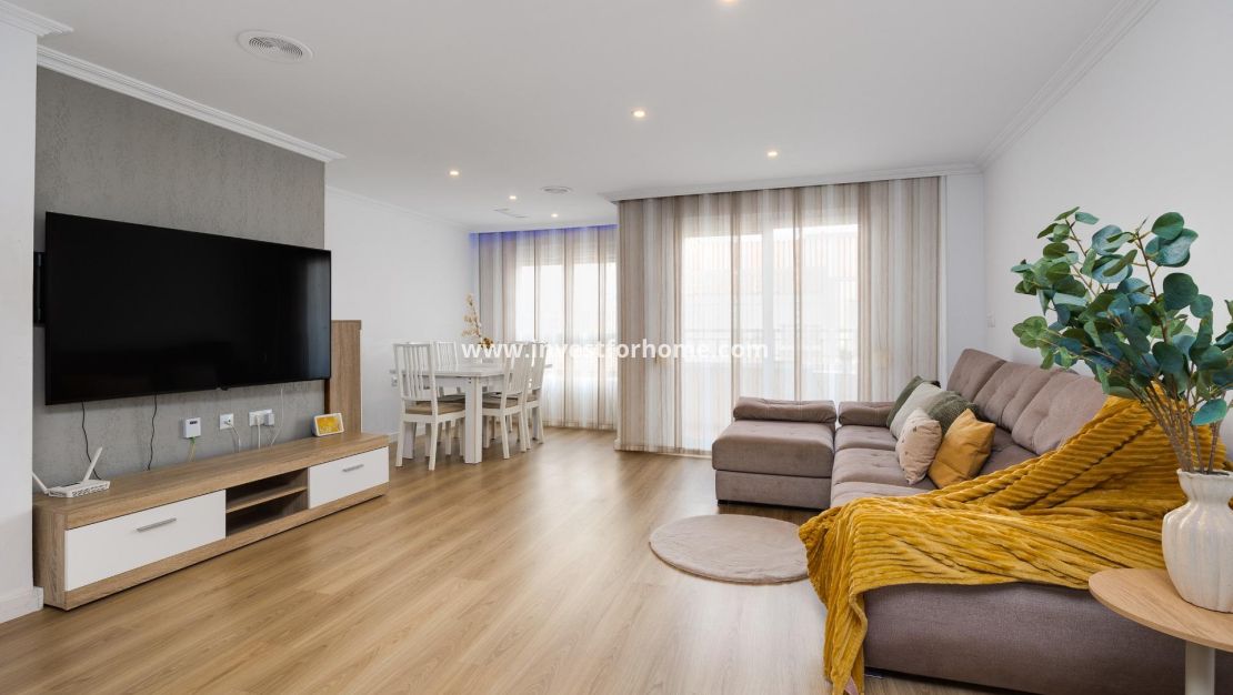 Verkoop - Appartement - Torrevieja - Centro