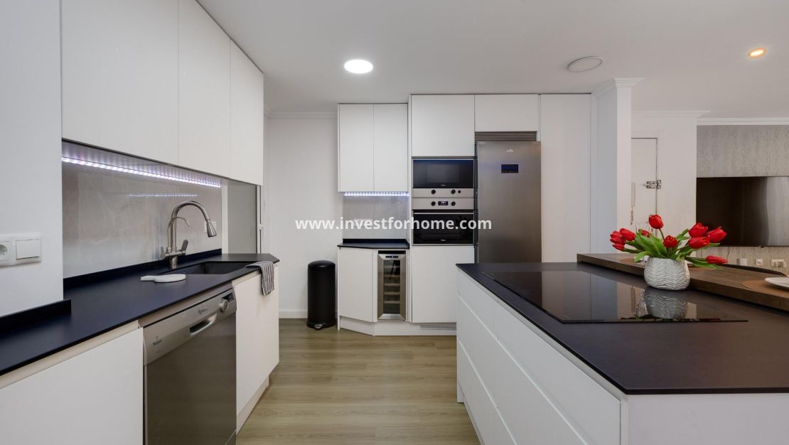 Verkoop - Appartement - Torrevieja - Centro