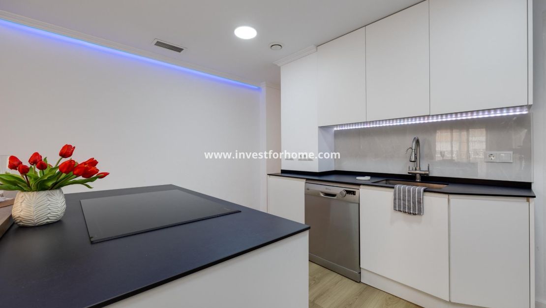Verkoop - Appartement - Torrevieja - Centro