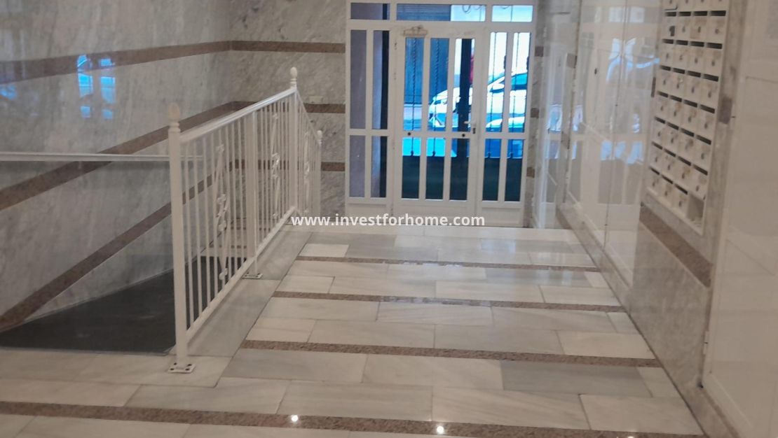 Verkoop - Appartement - Torrevieja - Centro