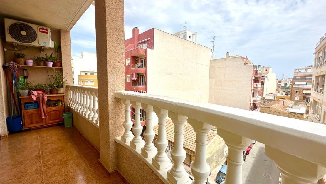 Verkoop - Appartement - Torrevieja - Centro