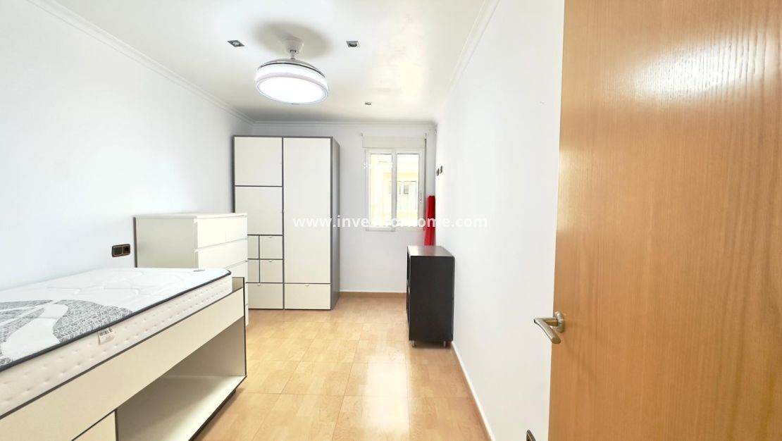 Verkoop - Appartement - Torrevieja - Centro