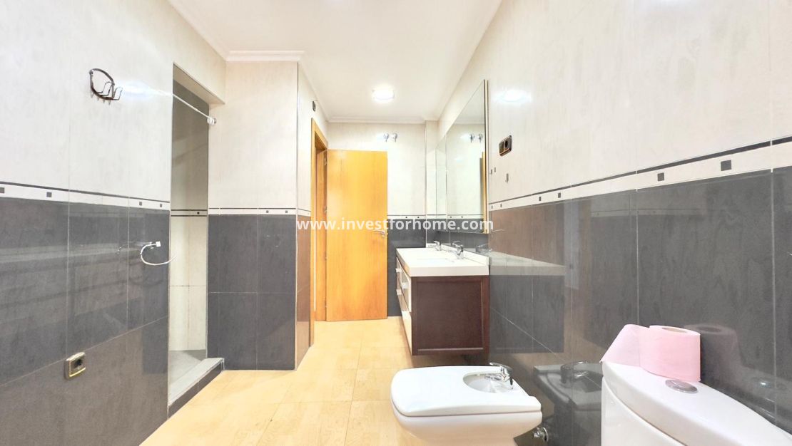 Verkoop - Appartement - Torrevieja - Centro