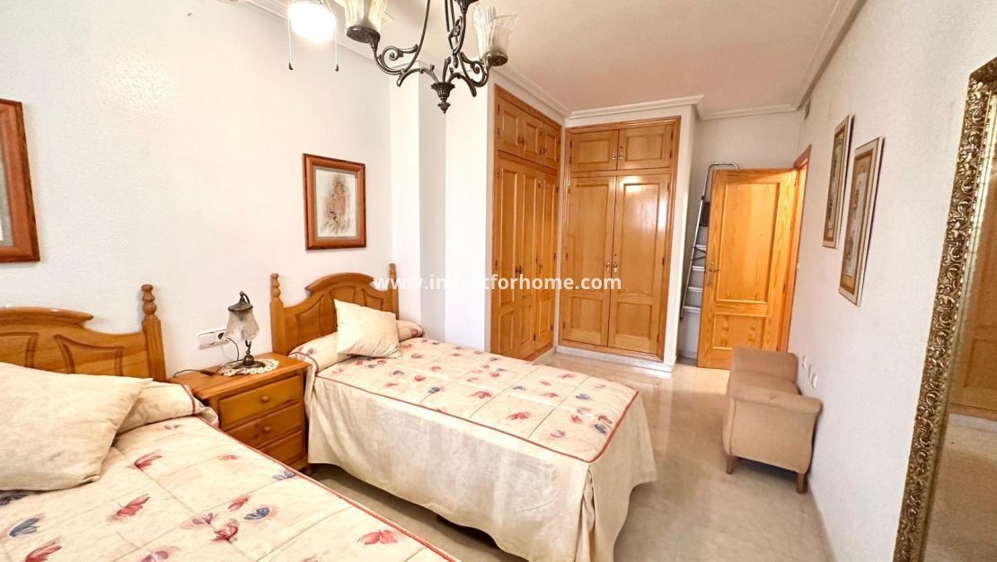 Verkoop - Appartement - Torrevieja - Centro