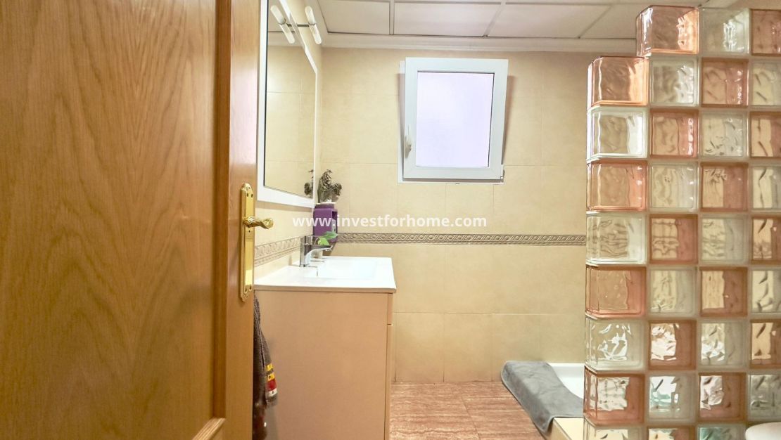 Verkoop - Appartement - Torrevieja - Centro