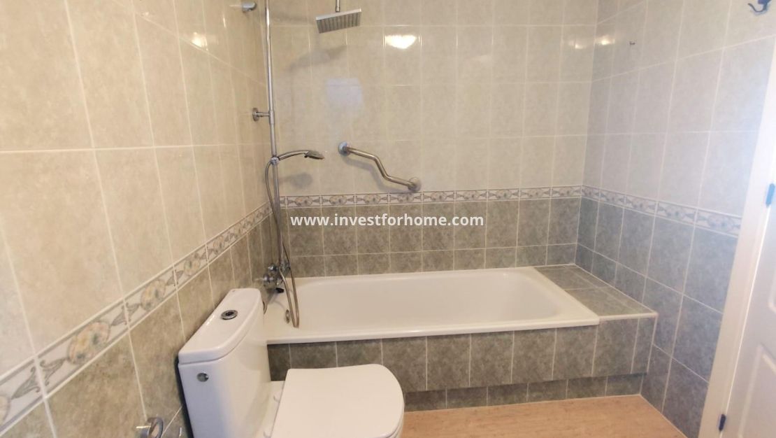 Verkoop - Appartement - Torrevieja - Centro