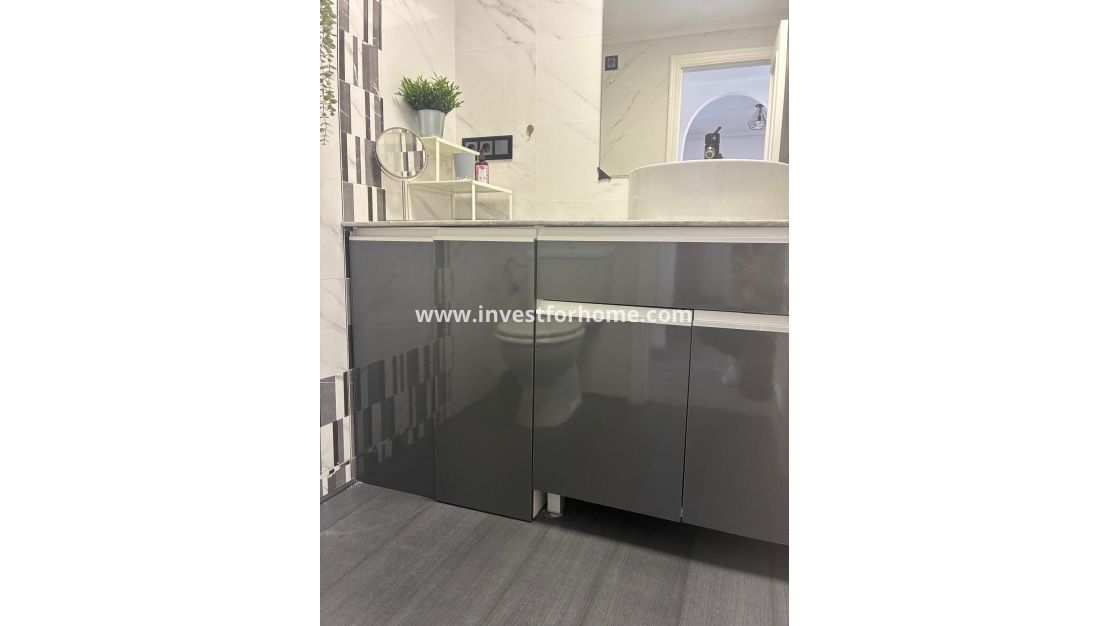 Verkoop - Appartement - Torrevieja - Centro