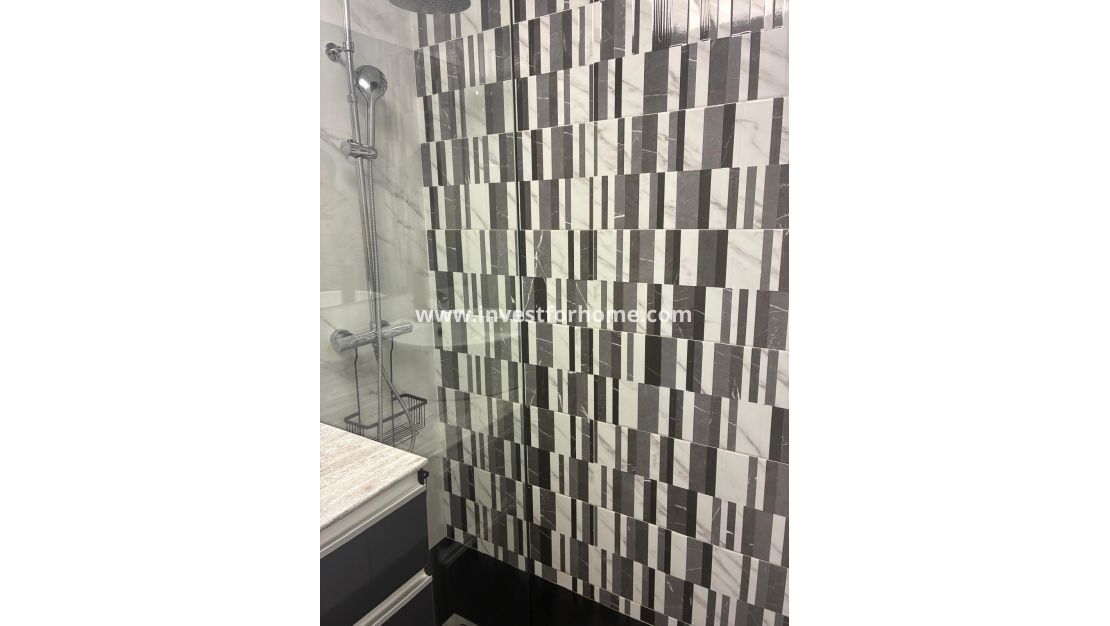 Verkoop - Appartement - Torrevieja - Centro