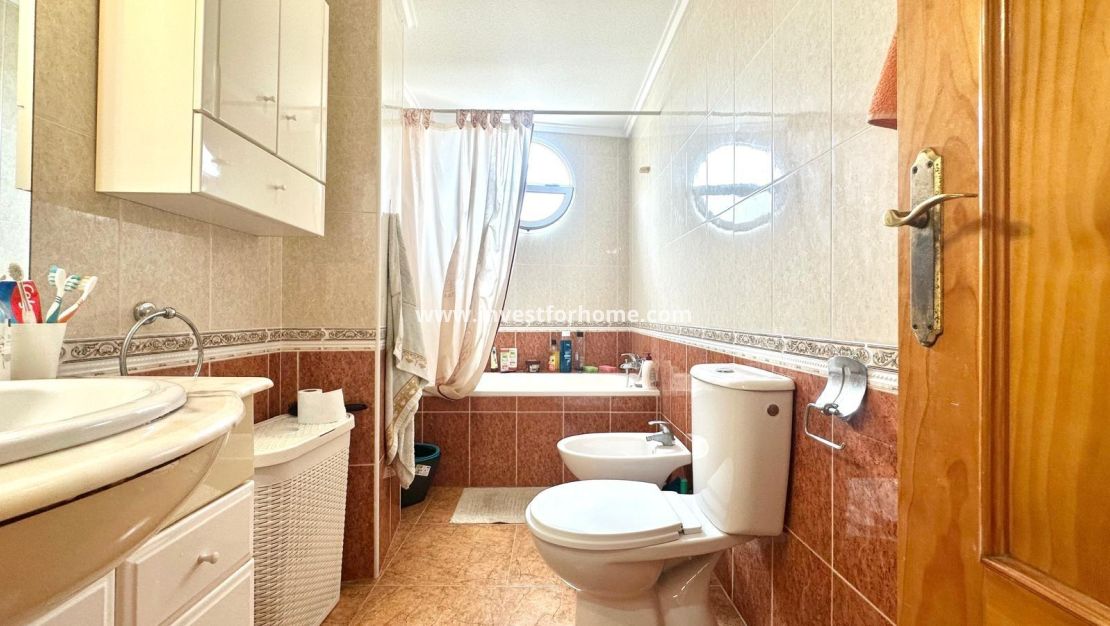 Verkoop - Appartement - Torrevieja - Centro