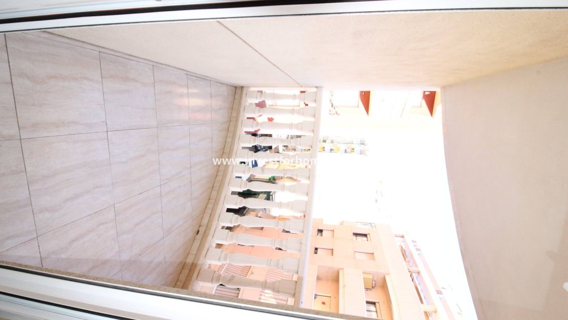 Verkoop - Appartement - Torrevieja - Centro