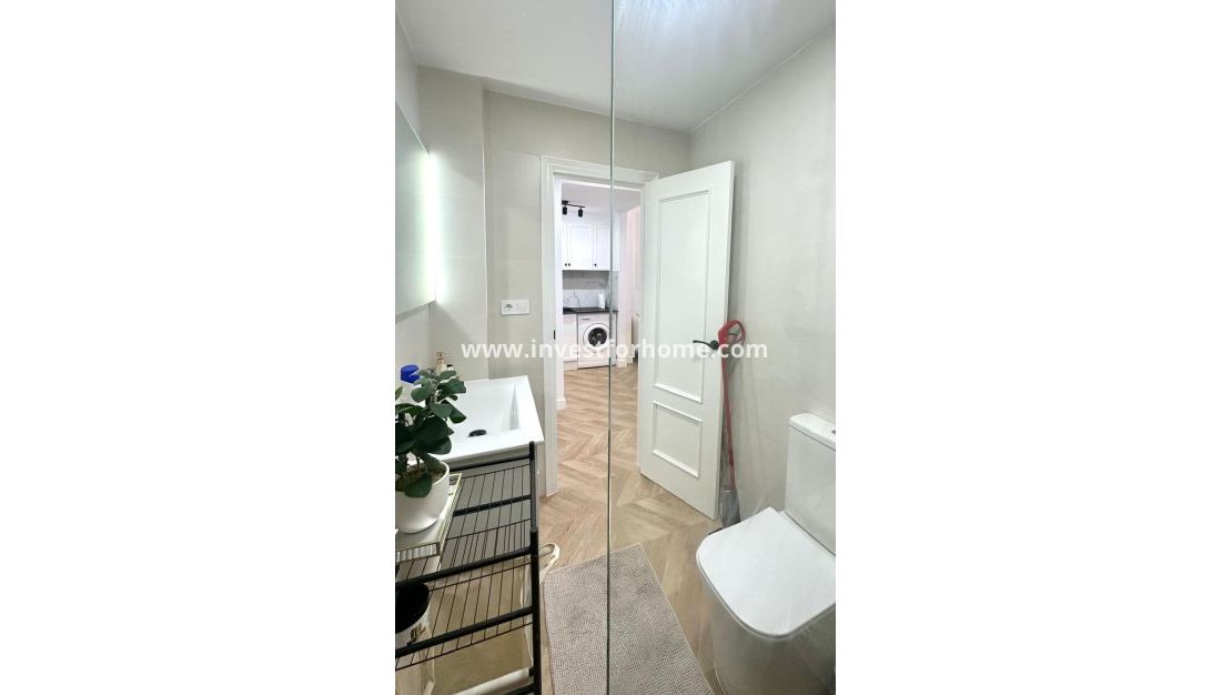 Verkoop - Appartement - Torrevieja - Centro