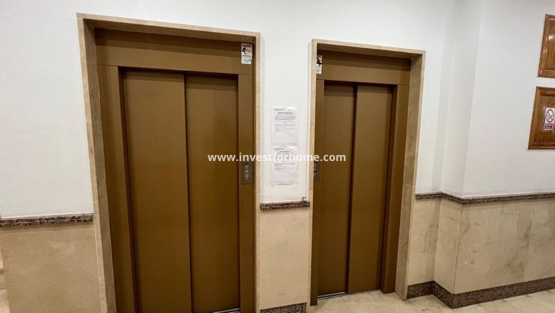 Verkoop - Appartement - Torrevieja - Centro