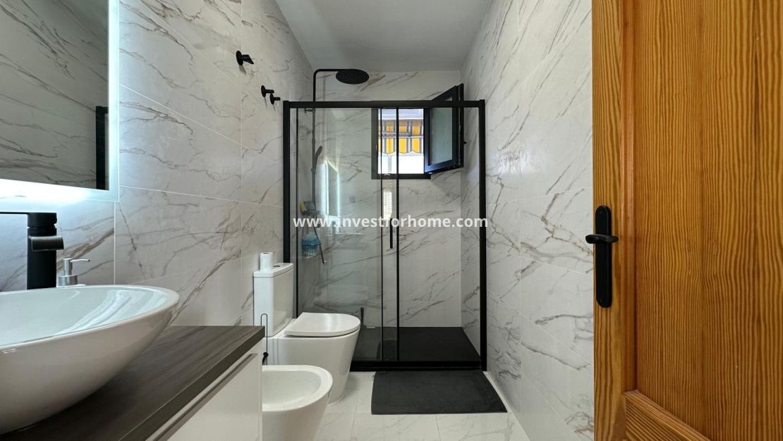 Verkoop - Appartement - Torrevieja - Centro