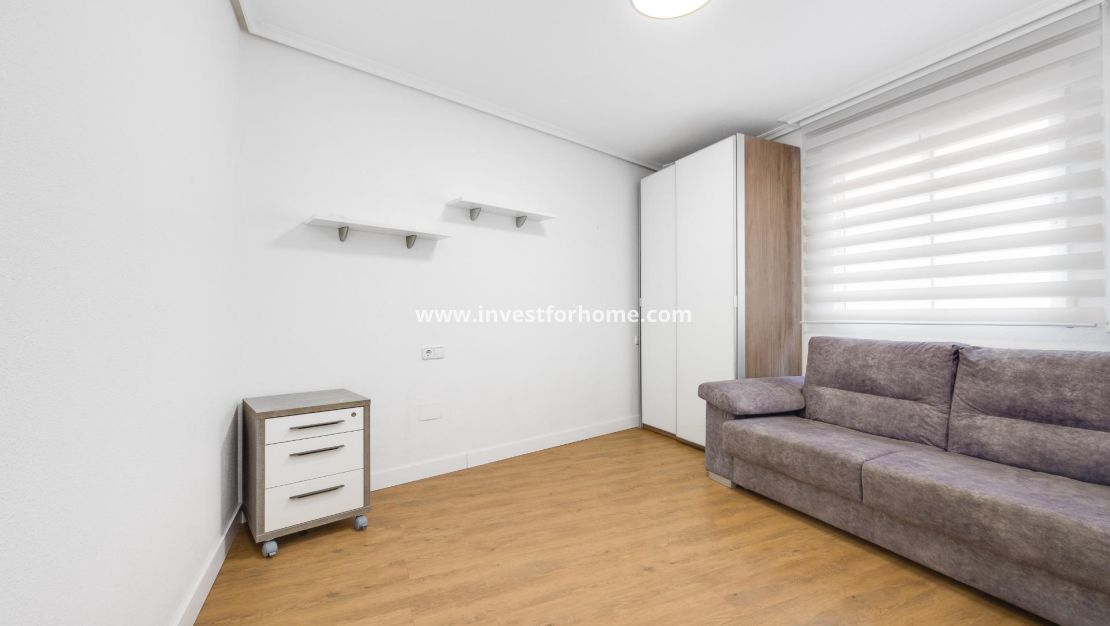 Verkoop - Appartement - Torrevieja - Centro