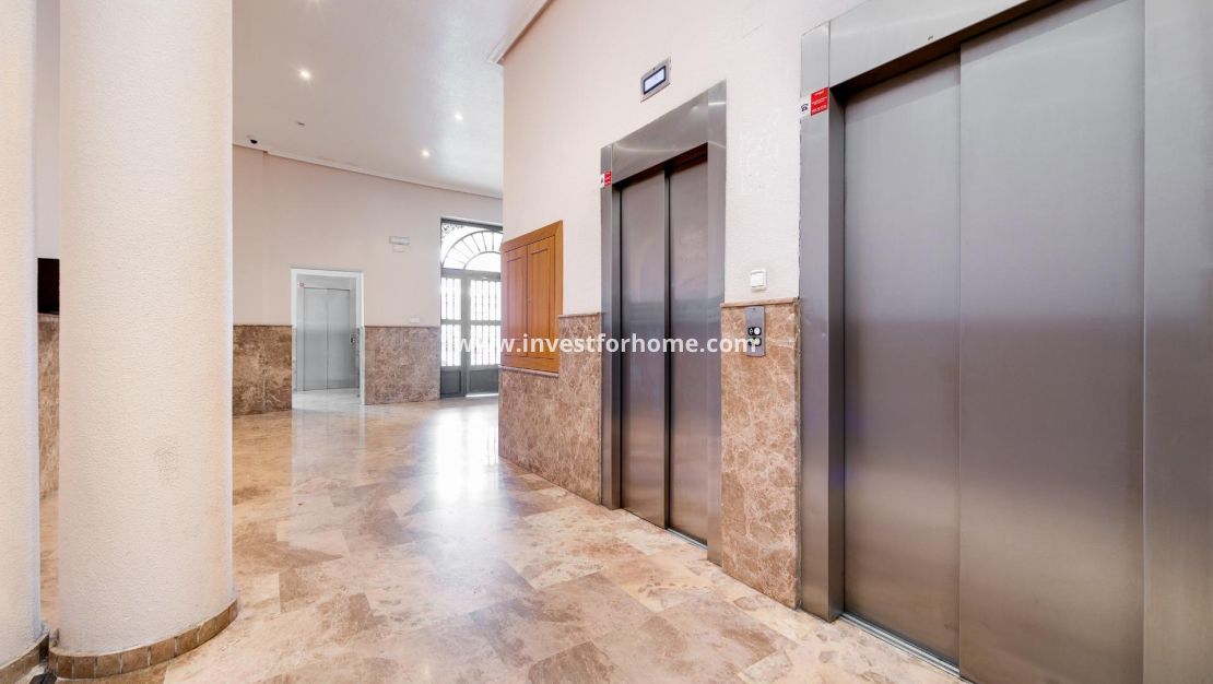 Verkoop - Appartement - Torrevieja - Centro