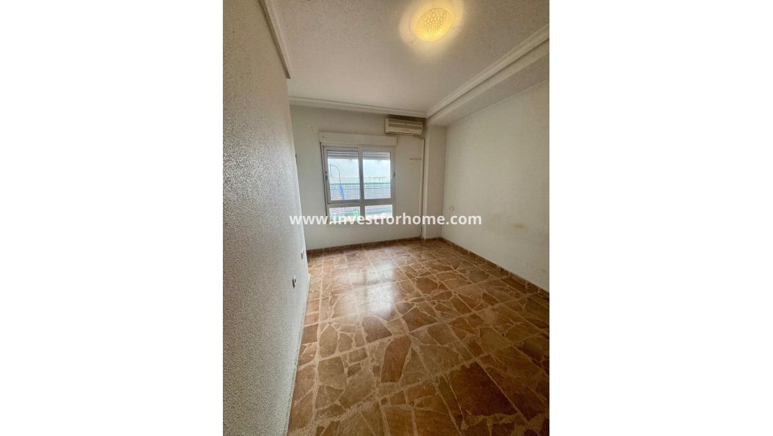Verkoop - Appartement - Torrevieja - Centro