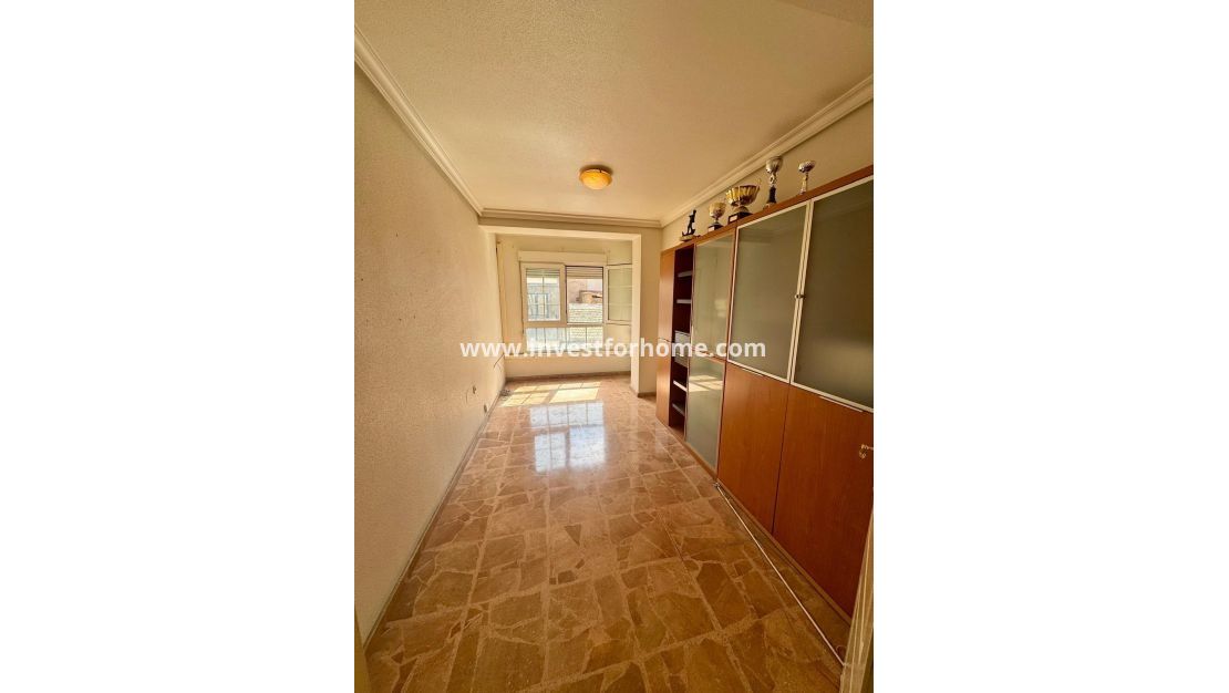 Verkoop - Appartement - Torrevieja - Centro