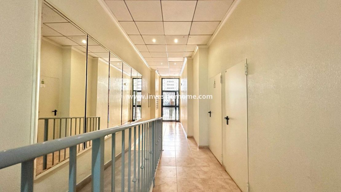 Verkoop - Appartement - Torrevieja - Centro