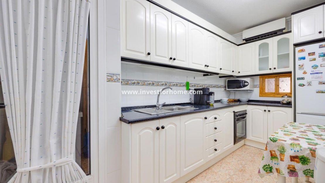 Verkoop - Appartement - Torrevieja - Centro