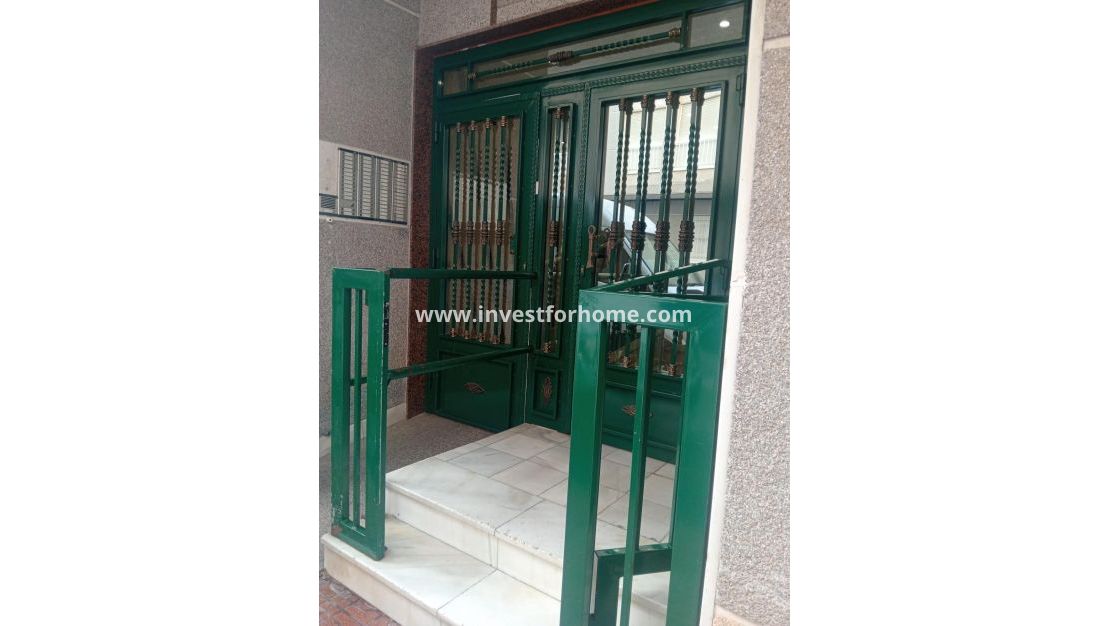 Verkoop - Appartement - Torrevieja - Centro