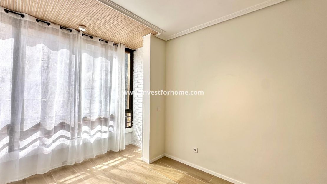 Verkoop - Appartement - Torrevieja - Centro