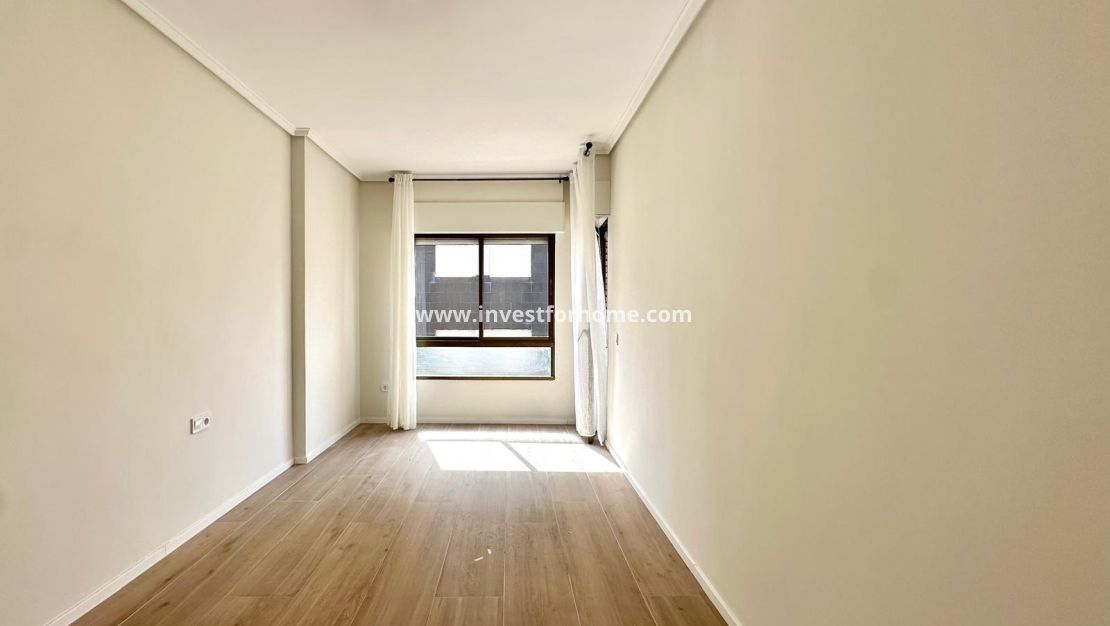 Verkoop - Appartement - Torrevieja - Centro