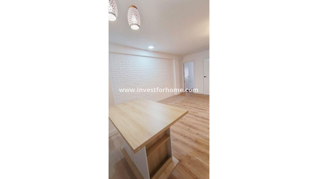 Verkoop - Appartement - Torrevieja - Centro