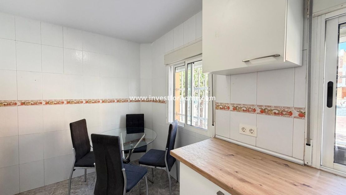 Verkoop - Appartement - Torrevieja - Centro