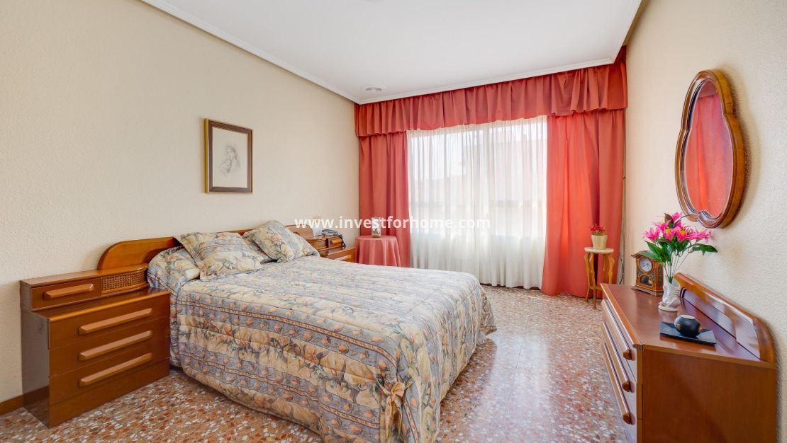 Verkoop - Appartement - Torrevieja - Centro