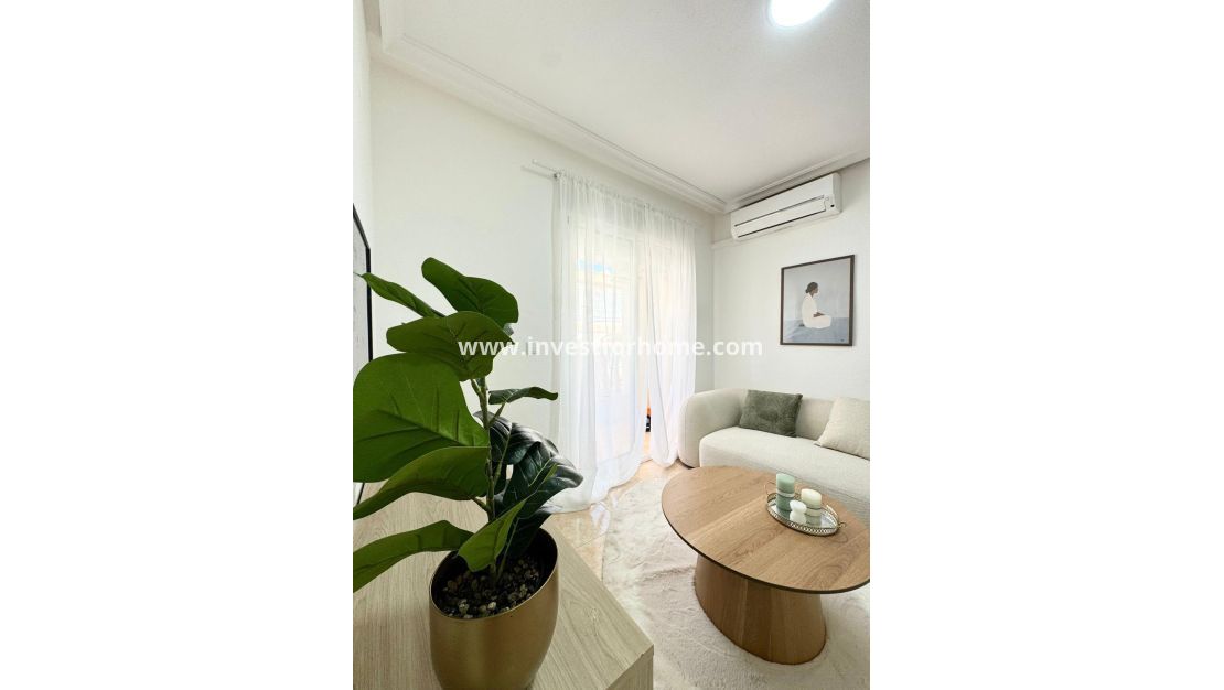 Verkoop - Appartement - Torrevieja - Centro