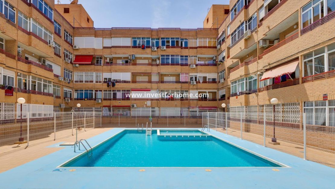 Verkoop - Appartement - Torrevieja - Centro