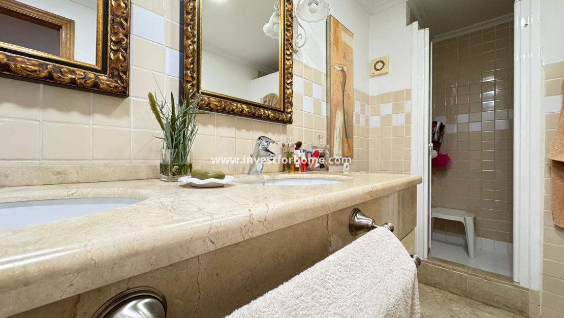 Verkoop - Appartement - Torrevieja - Centro