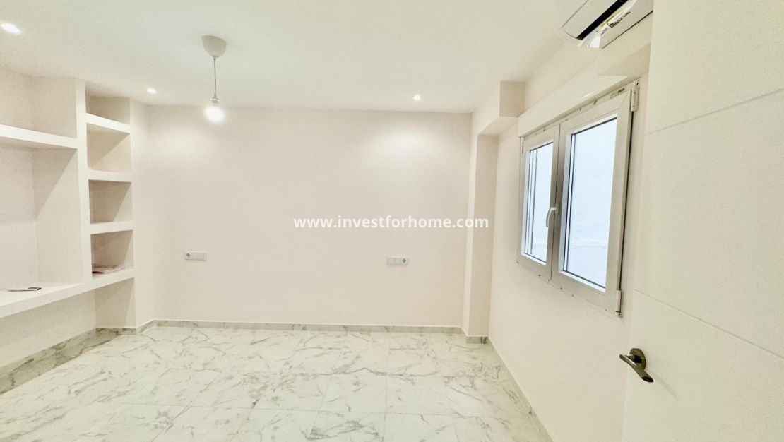 Verkoop - Appartement - Torrevieja - Centro