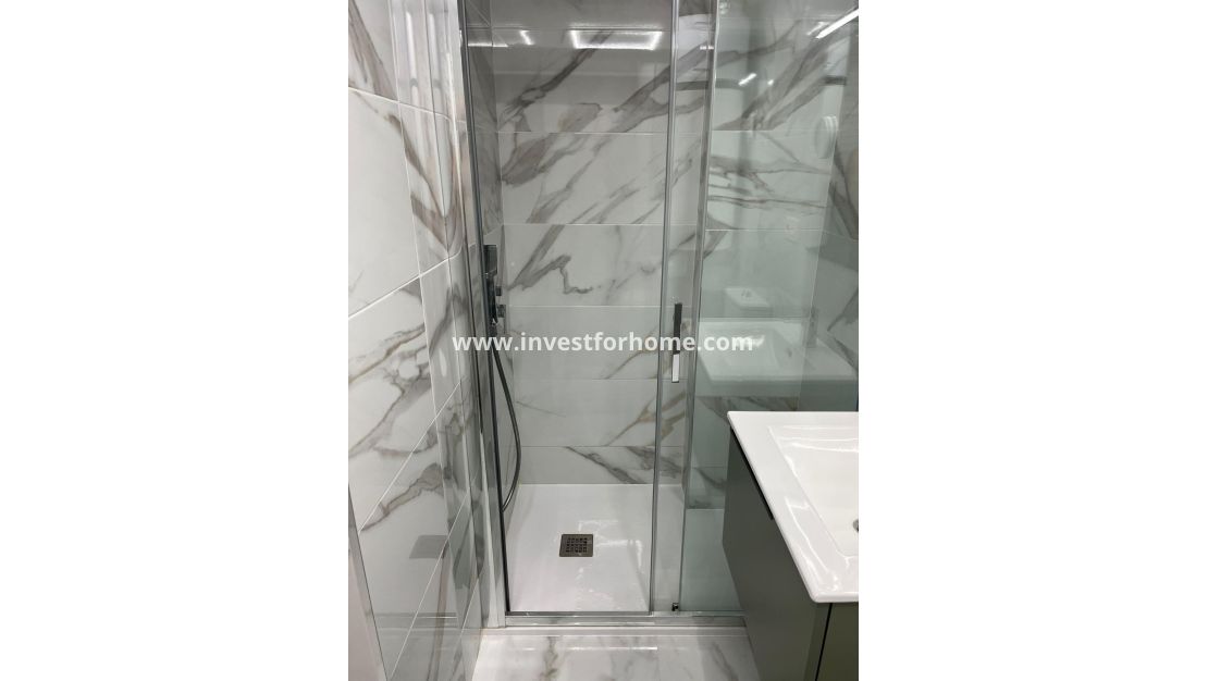 Verkoop - Appartement - Torrevieja - Centro