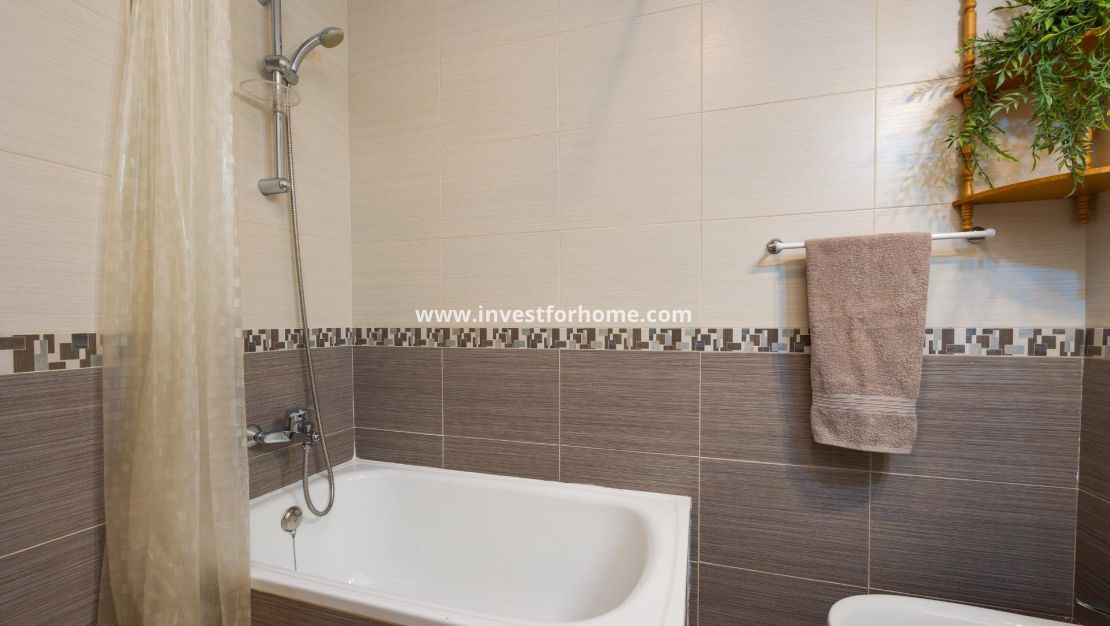 Verkoop - Appartement - Torrevieja - Centro