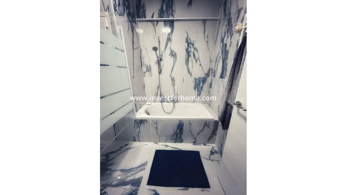 Verkoop - Appartement - Torrevieja - Centro