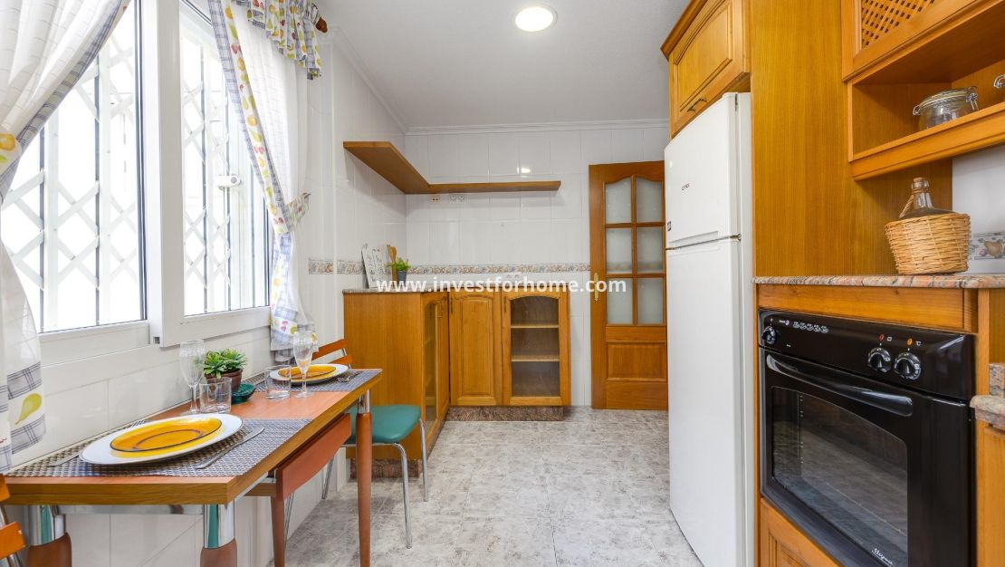 Verkoop - Appartement - Torrevieja - Centro