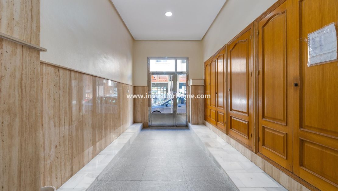Verkoop - Appartement - Torrevieja - Centro