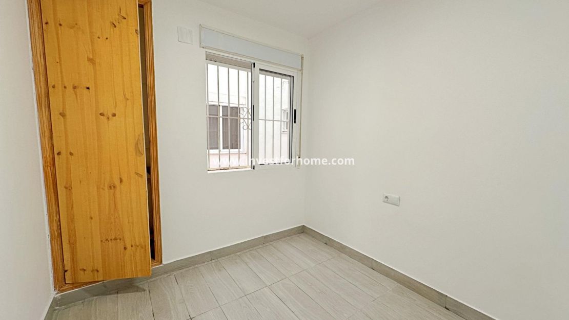 Verkoop - Appartement - Torrevieja - Centro