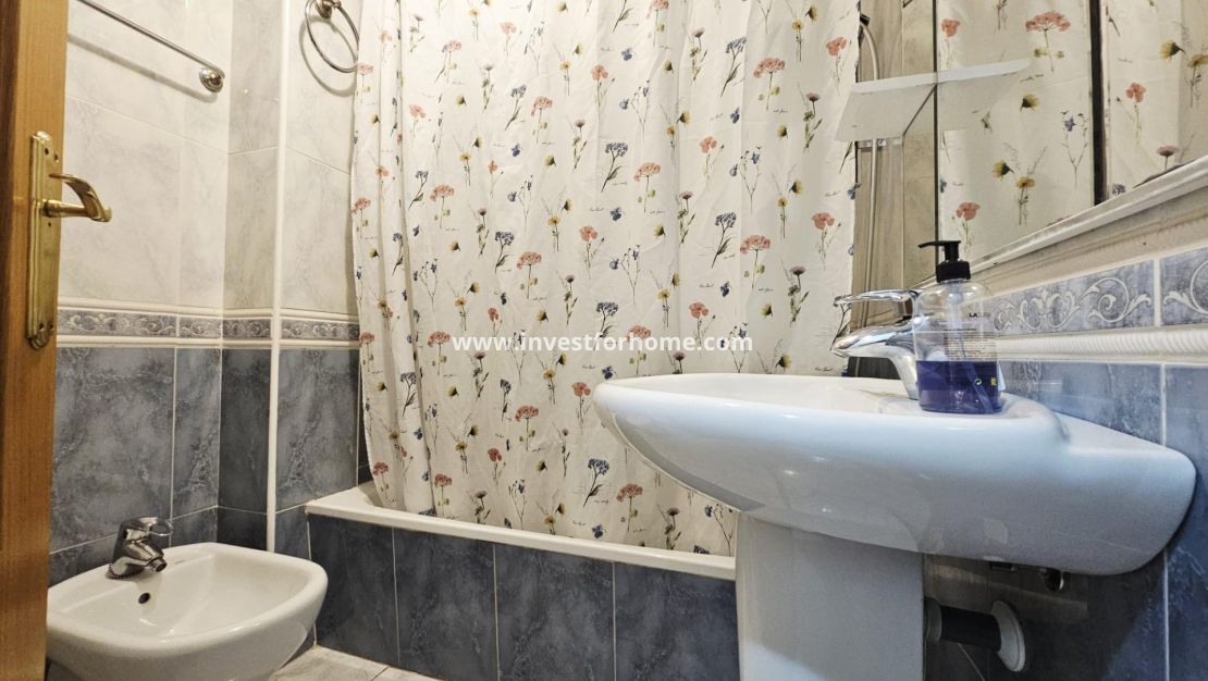 Verkoop - Appartement - Torrevieja - Estacion De Autobuses