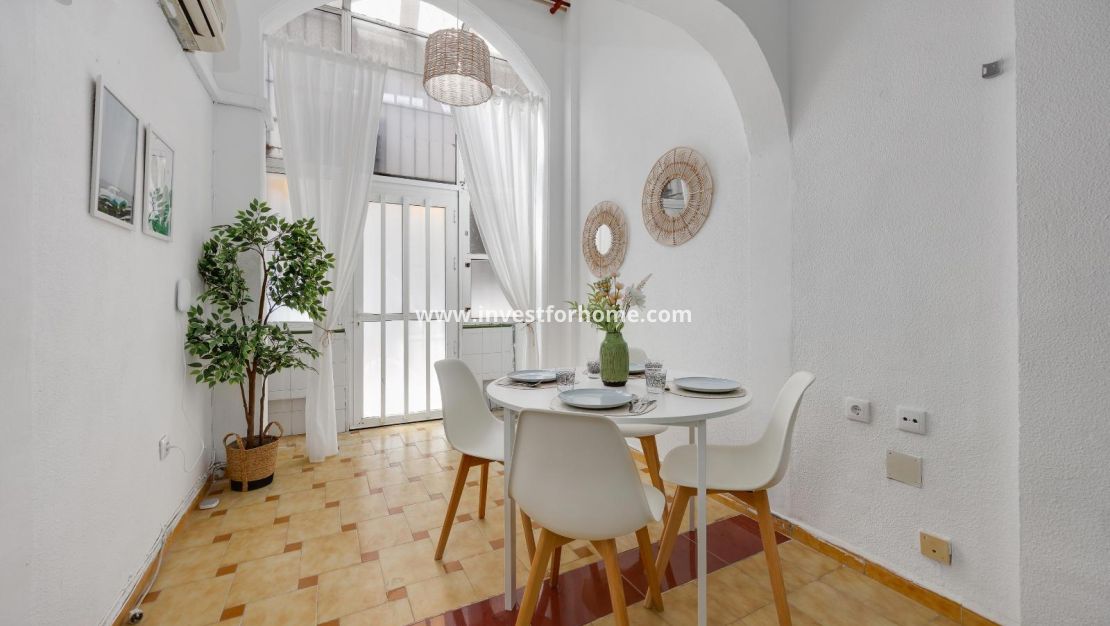 Verkoop - Appartement - Torrevieja - Estacion De Autobuses