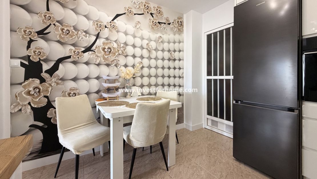 Verkoop - Appartement - Torrevieja - Urb. Calas Blancas III