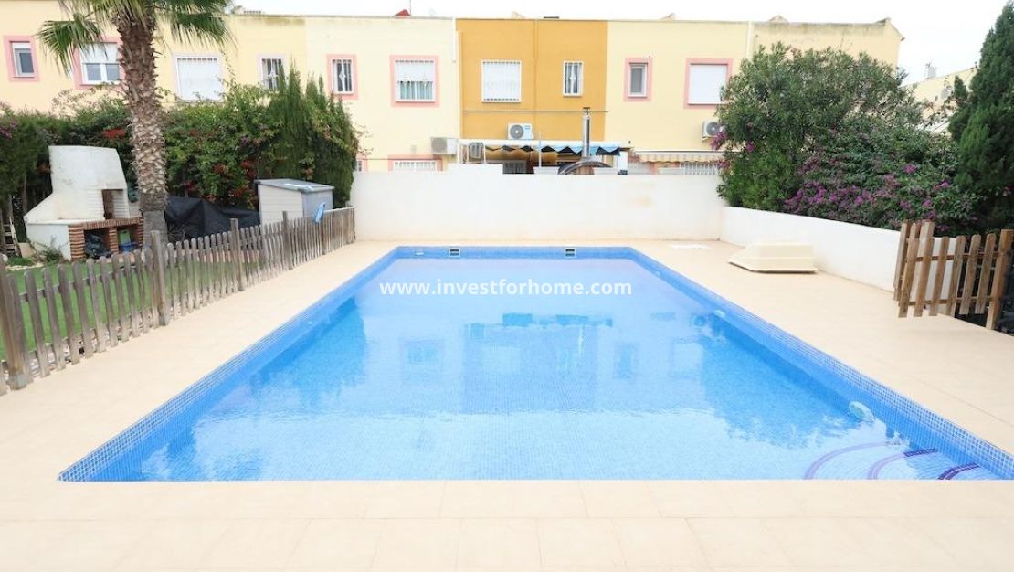 Verkoop - Bungalow - Orihuela Costa - Costa Blanca