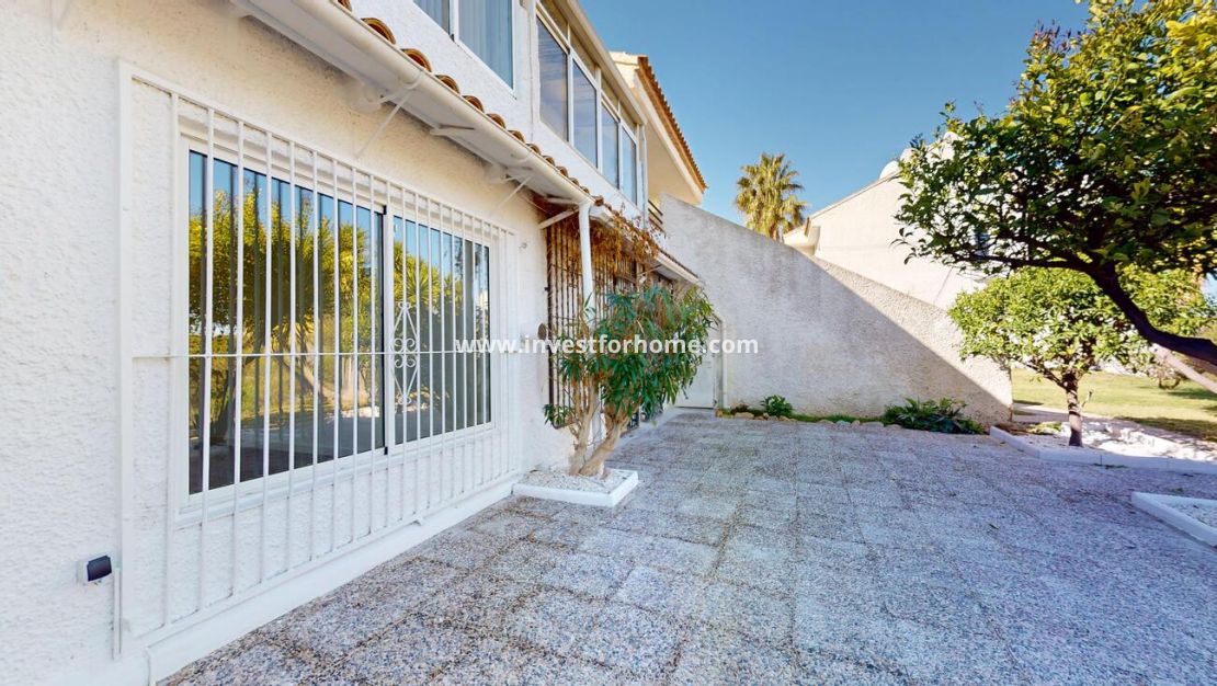 Verkoop - Bungalow - Orihuela Costa - Costa Blanca