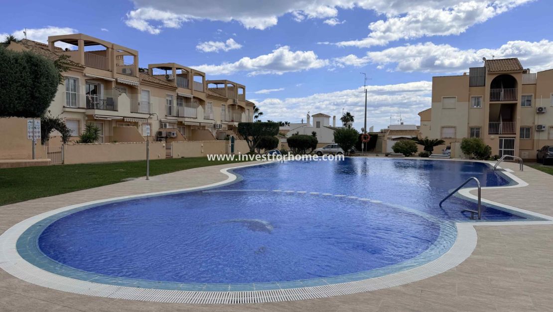Verkoop - Bungalow - Orihuela Costa - Costa Blanca