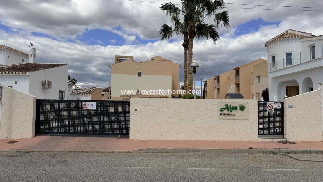 Verkoop - Bungalow - Orihuela Costa - Costa Blanca