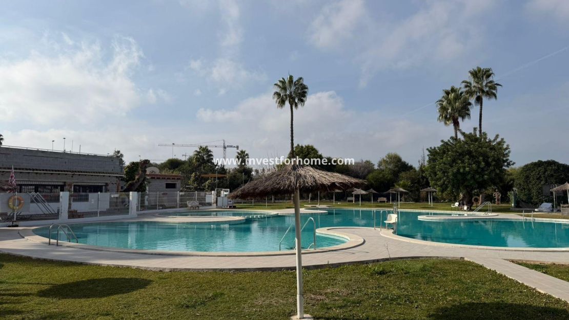 Verkoop - Bungalow - Torrevieja - Los Balcones