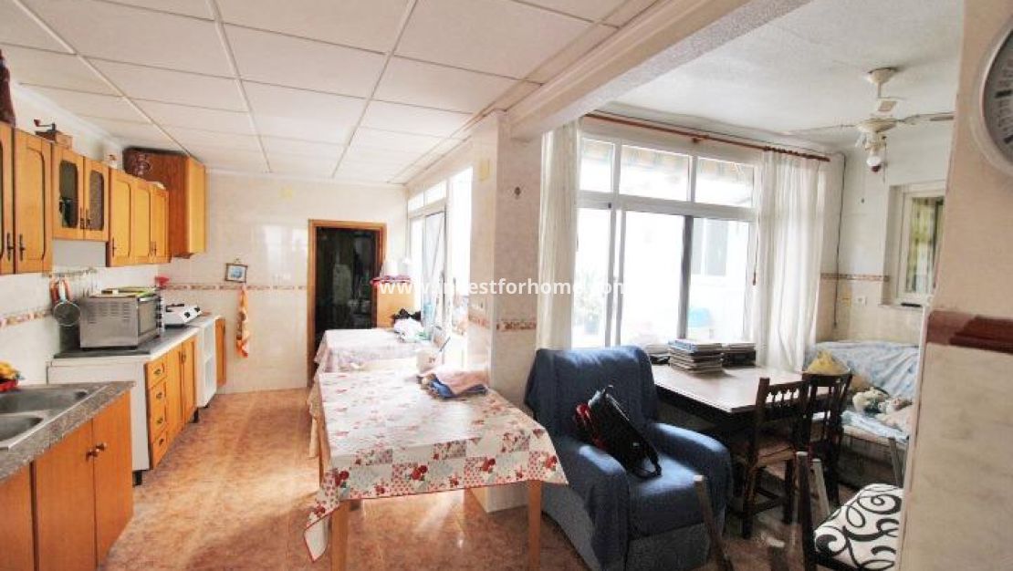 Verkoop - Huis - Guardamar del Segura - Centro