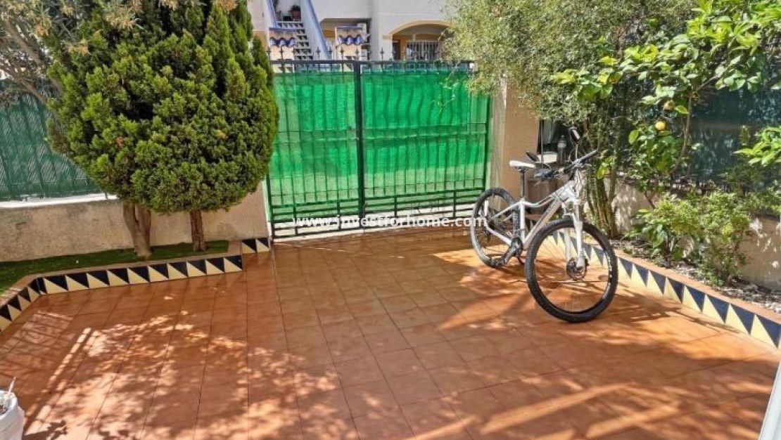 Verkoop - Huis - Guardamar del Segura - El Edén - Los Estaños